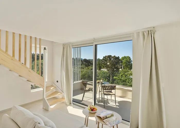 Lemon Garden Arillas *