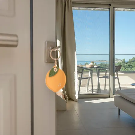 Lemon Garden Arillas *